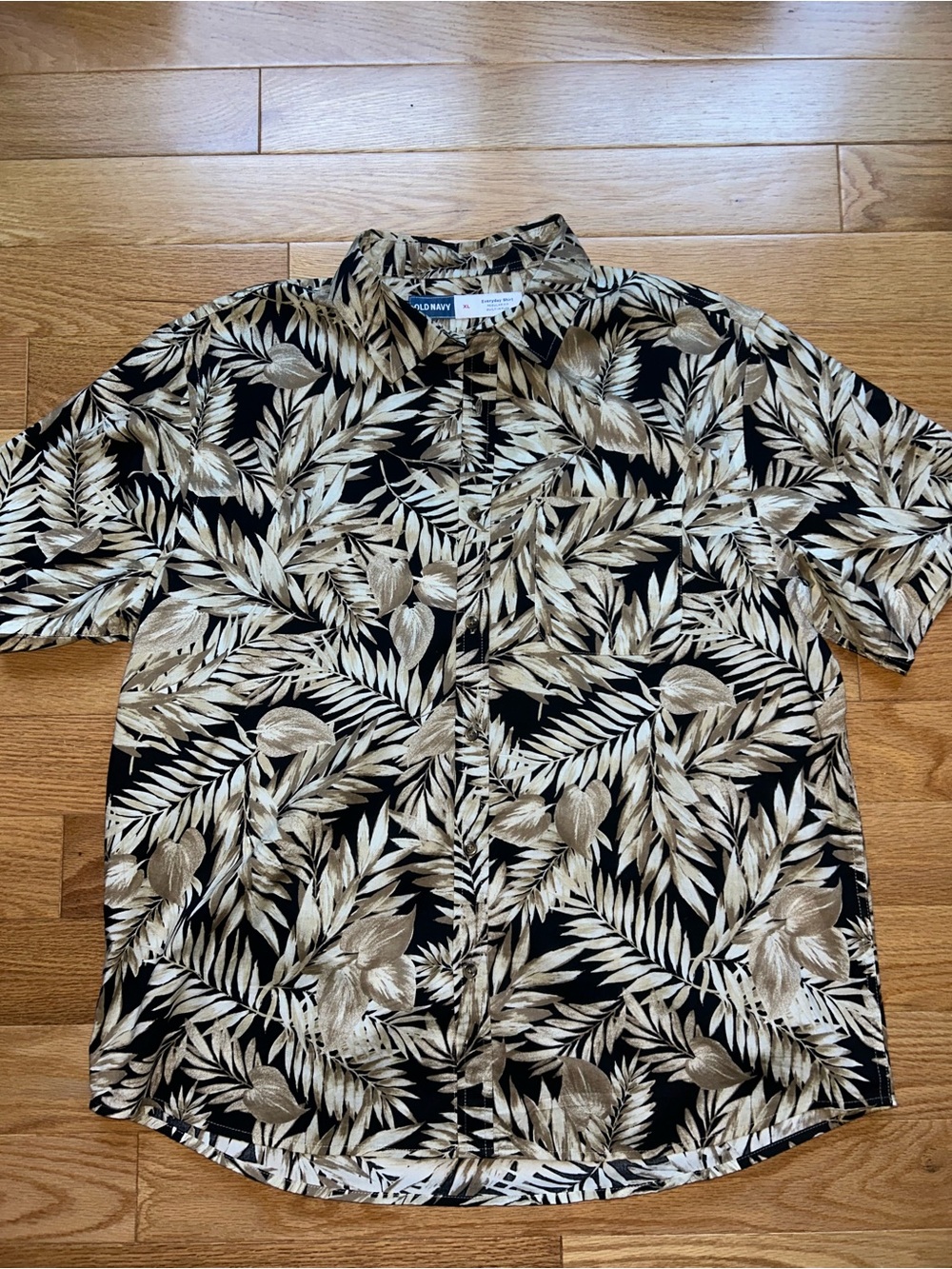 Old Navy Black and Tan Tropical Print Short-Sleeve Button Shirt